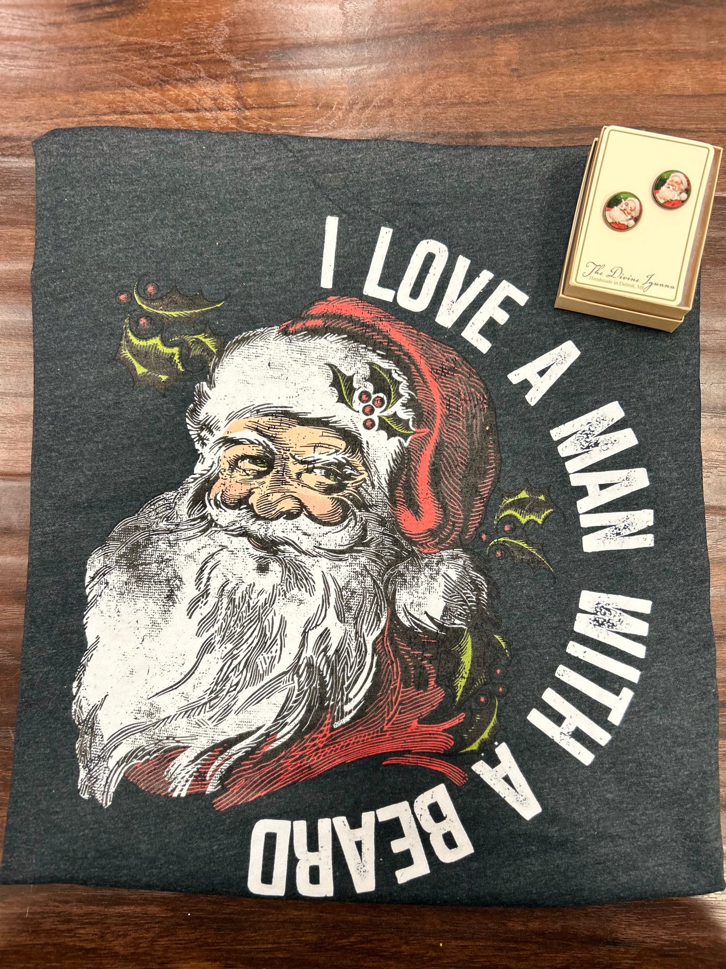 Santa I Love A Man With A Beard Christmas Graphic Tee