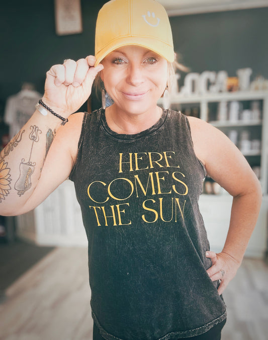 HERE COMES THE SUN Mineral Graphic Tank Top